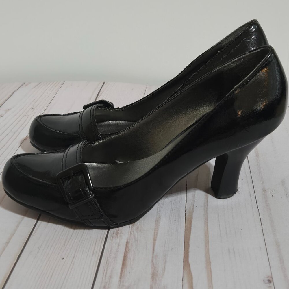 Kenneth Cole Reaction Black Patent Pumps Women’s Size 8.5 Buckle - Picture 4 of 11